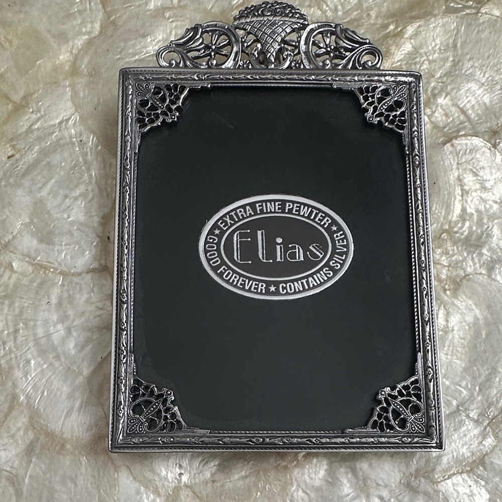 Elias Extra fine Pewter frame